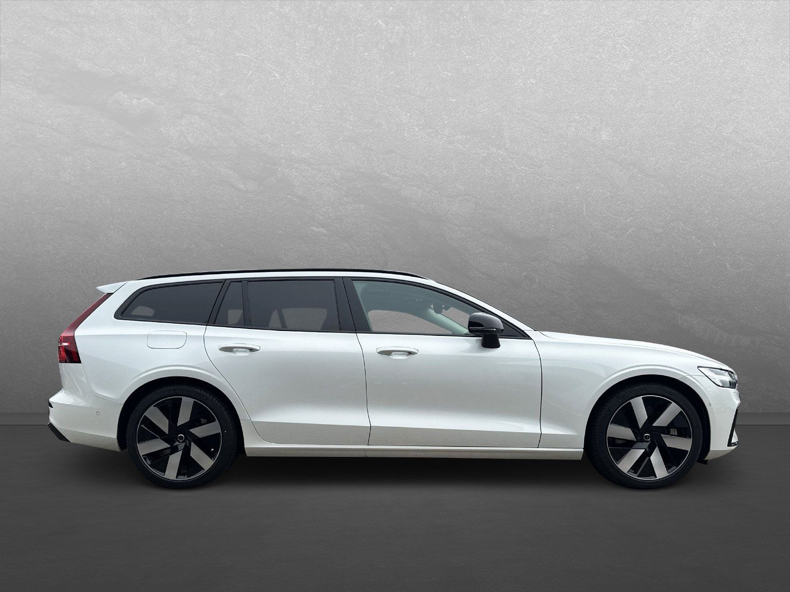 Volvo V60 T6 AWD Ultra Dark Plug-in Hybrid+AHK