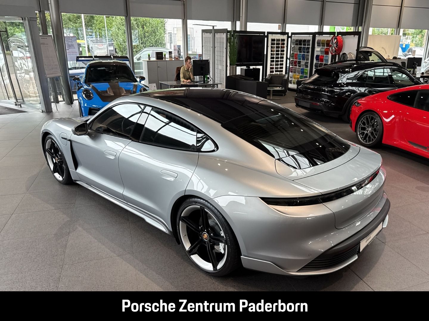 Porsche Taycan Turbo Leder-Brombeer InnoDrive Head-Up