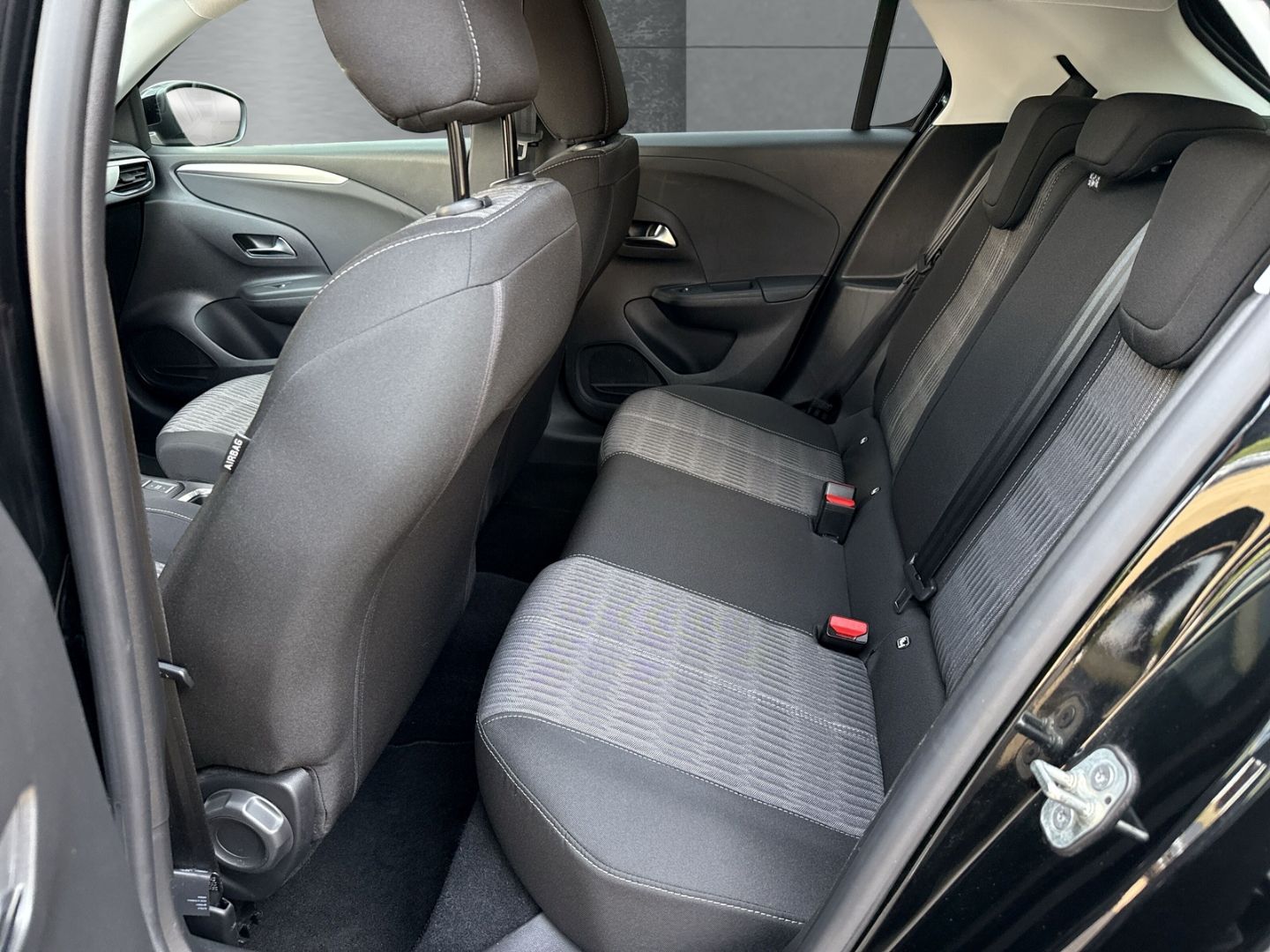 Opel Corsa Edition - Samsaru's Car Outlet