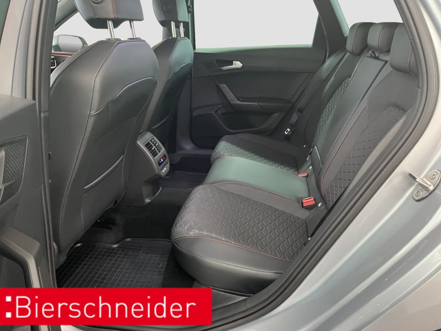 Seat Leon SP 2.0 TSI DSG AB199EUR FR AHK BEATS REAR N