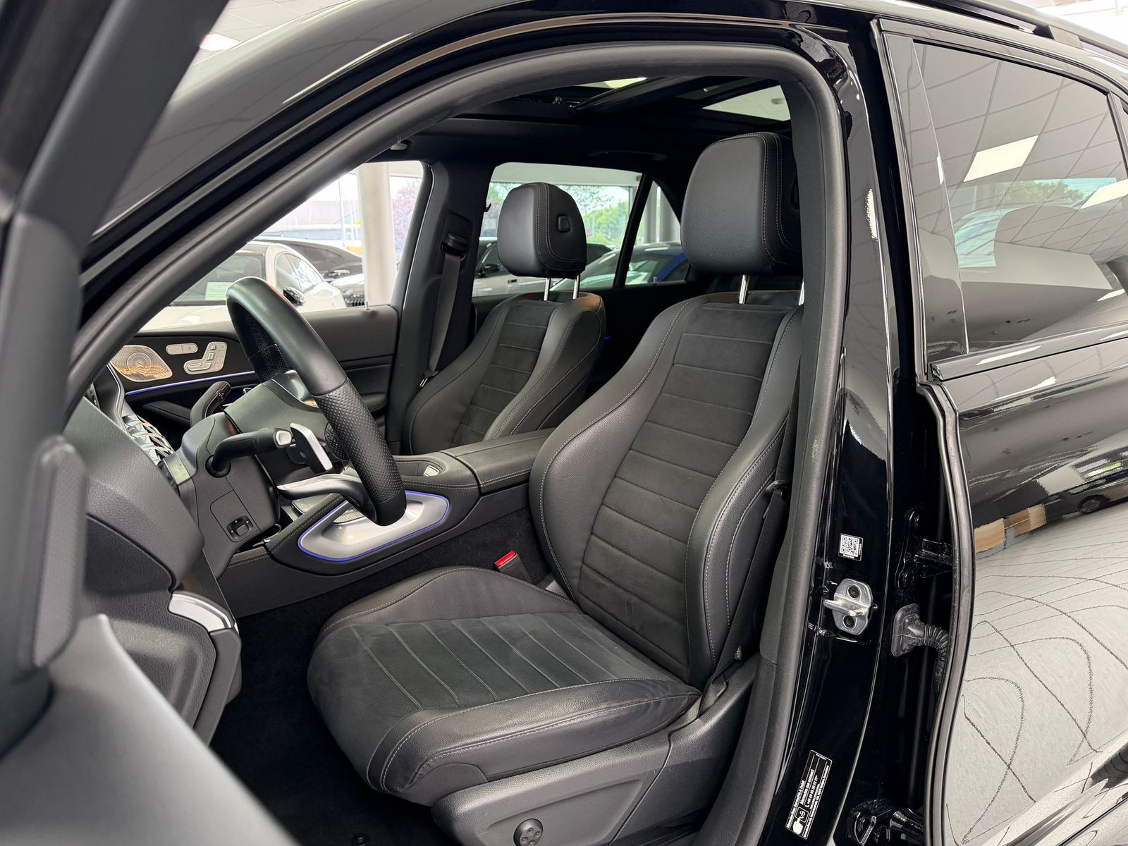 Mercedes-Benz GLE 400 d 4M AMG*MBEAM*PANO*BURM*DISTR*AHK*360°