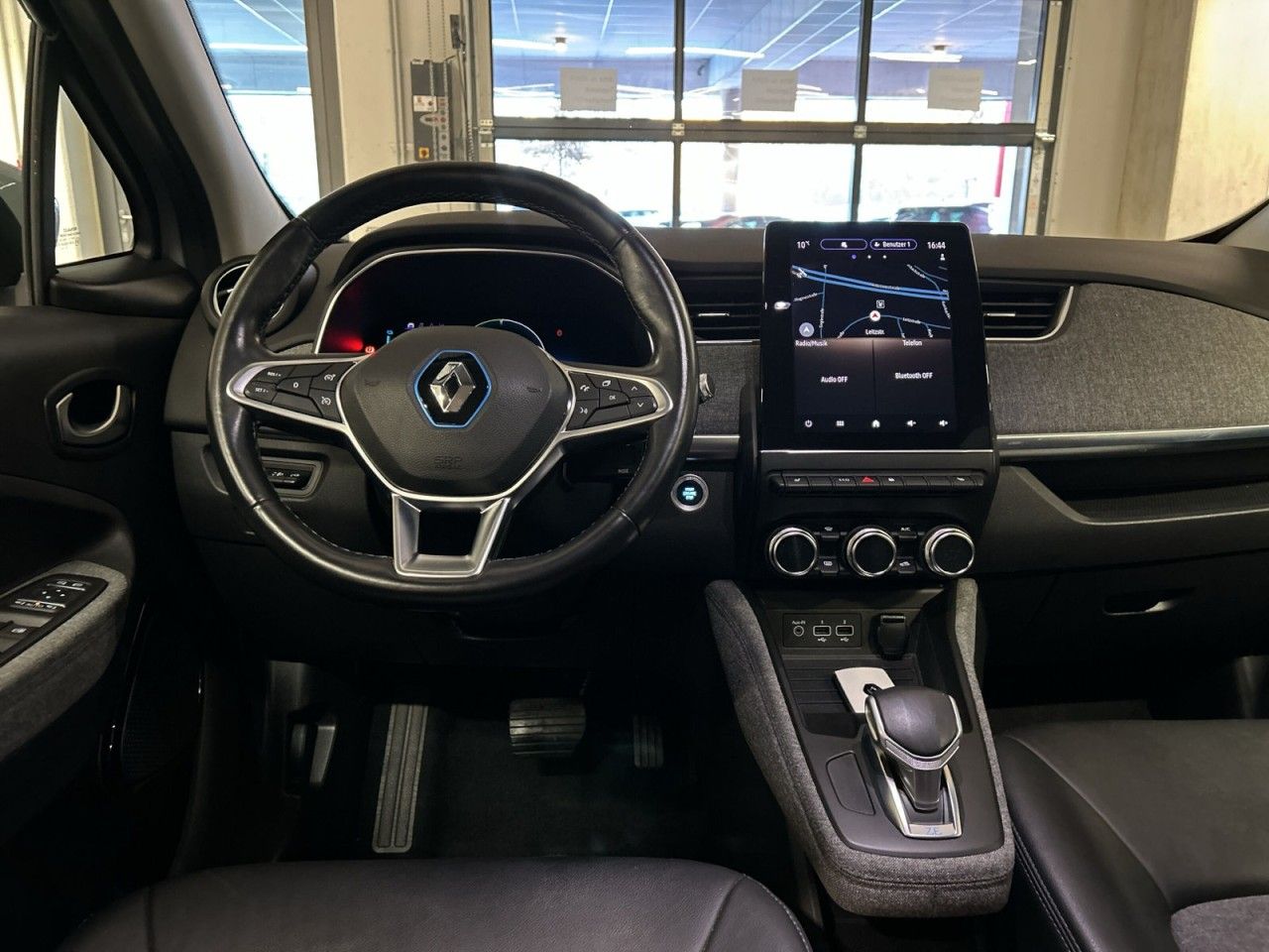Renault Zoe Intens - Samsaru's Car Outlet