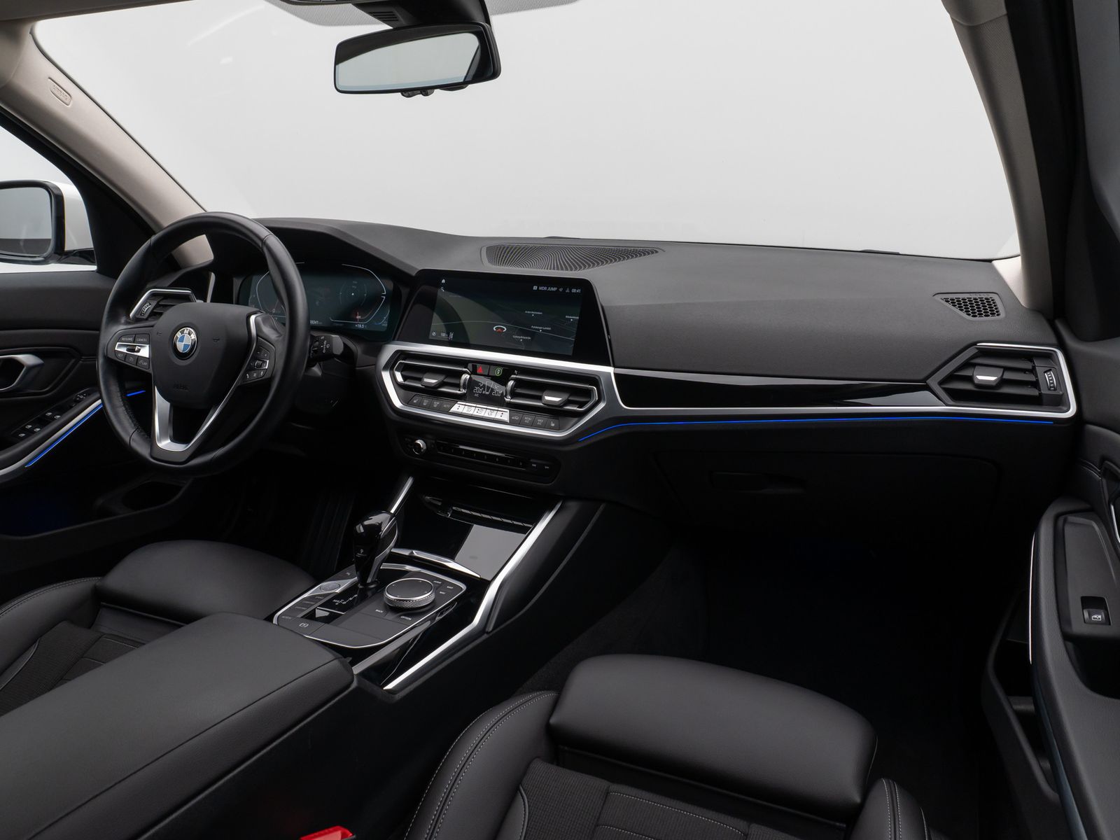 BMW 320d SportLine - Samsaru's Car Outlet
