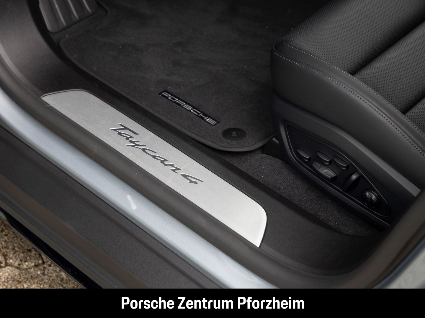 Porsche Taycan 4 Cross Turismo Head-Up HD-Matrix 21-Zoll