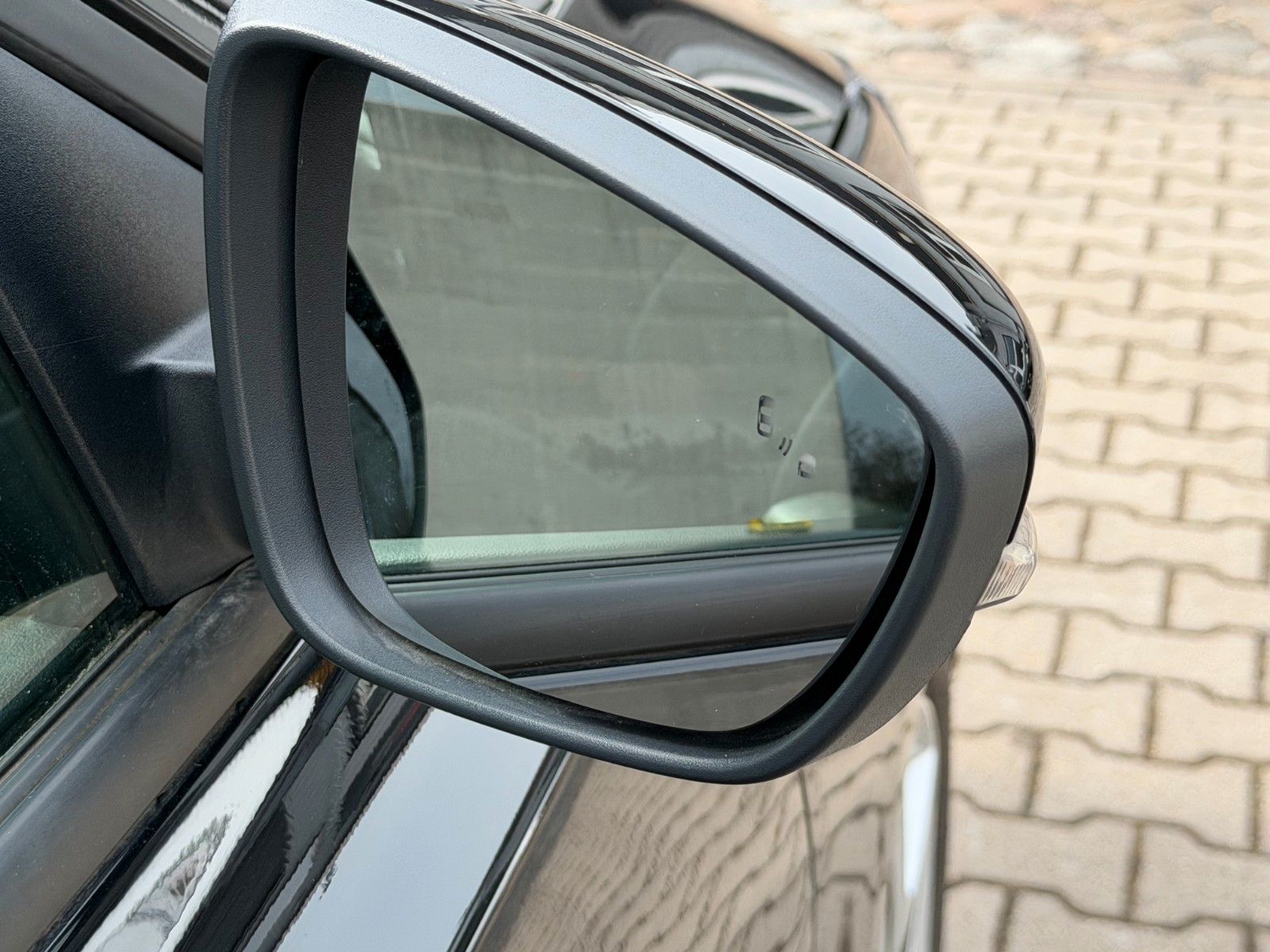 Ford Focus Turnier Cool & Connect*Autom*LED*AHK*Face
