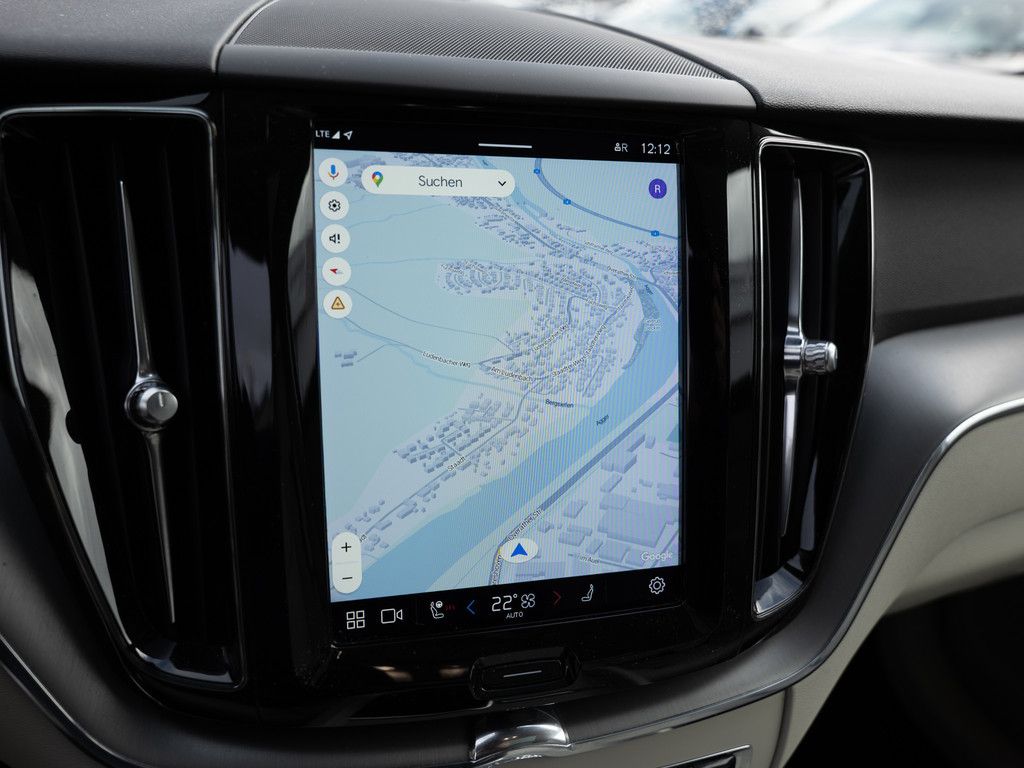 Volvo XC60 B4 Momentum Pro AWD STANDHZ LED PANO 360°