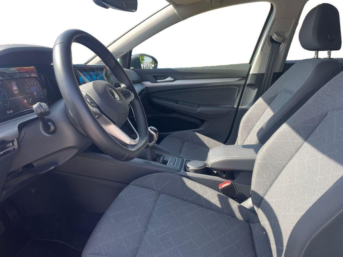 Volkswagen Golf VIII Variant 1.5 TSI LIFE - Samsaru's Car Outlet