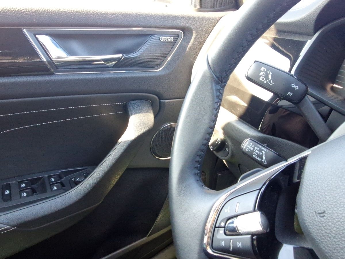 Skoda Kodiaq 2.0 TDI L&K DSG 4x4 Matrix Navi AHK Pano