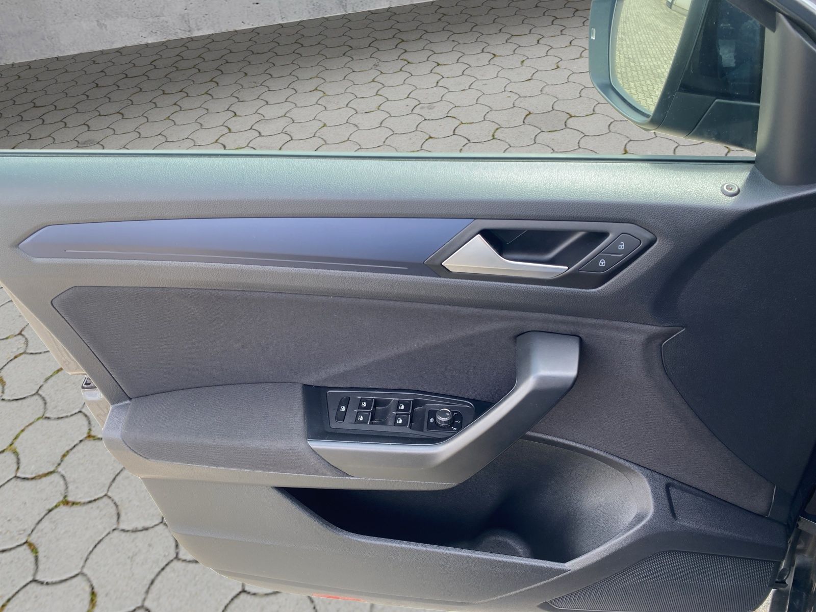 Volkswagen T-Roc United 1.5TSI DSG - Samsaru's Car Outlet