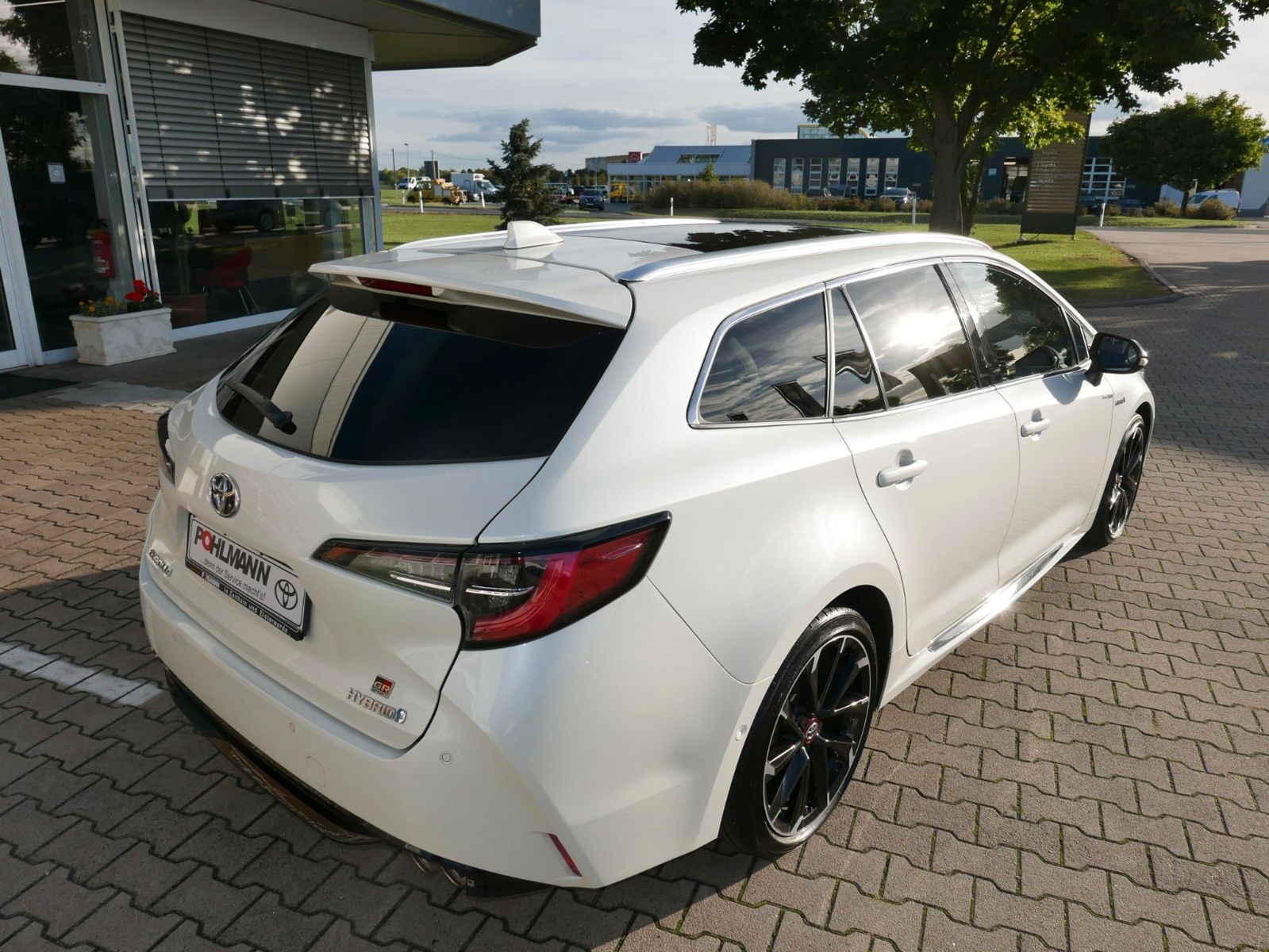 Toyota Corolla Touring Sports Hybrid GR Sport GLASDACH*