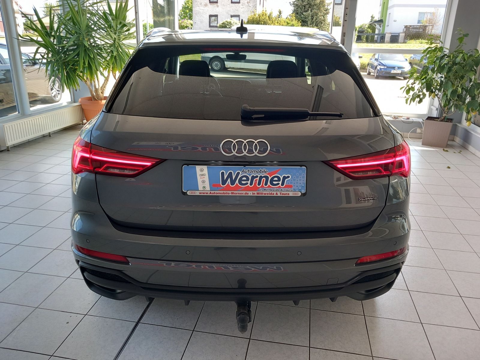 Audi Q3 S line 40 TDI quattro - Samsaru's Car Outlet