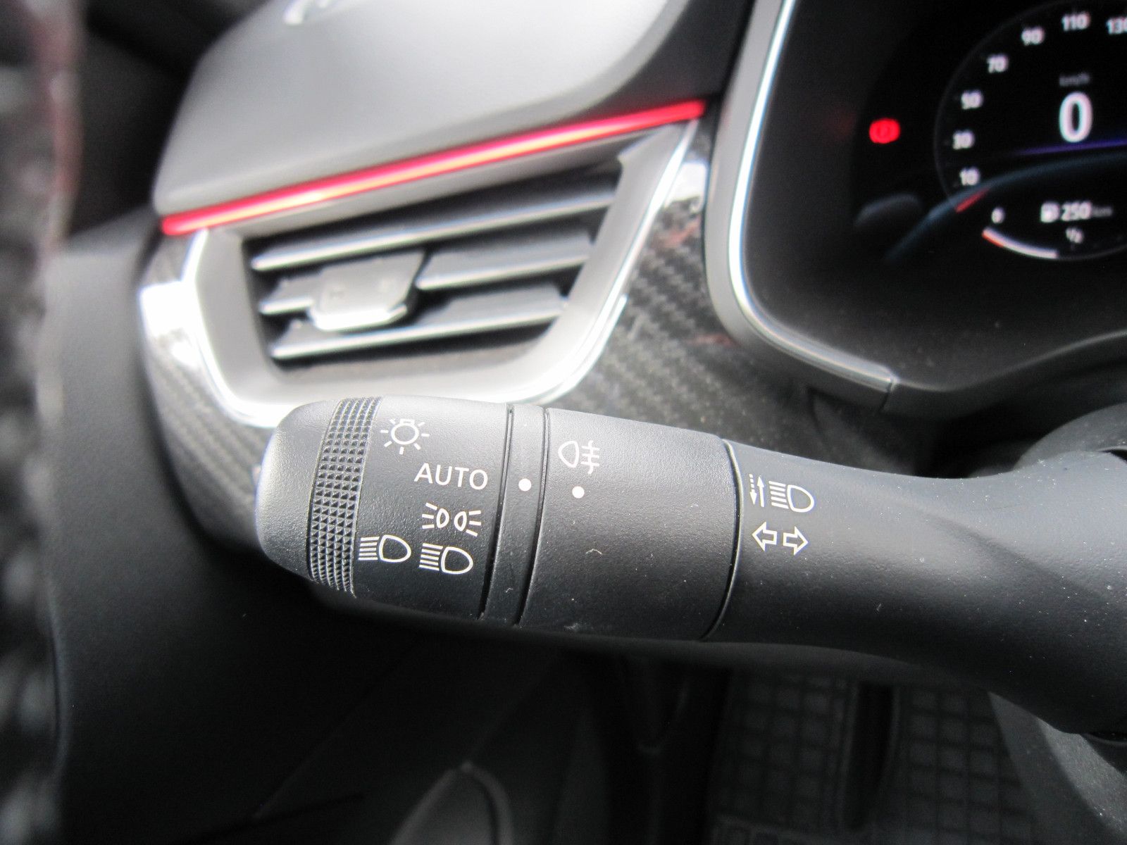 Renault Arkana 1.3 TCe R.S. Line - Samsaru's Car Outlet