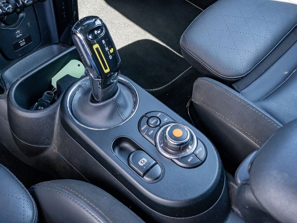 MINI Cooper SE Trim - Samsaru's Car Outlet