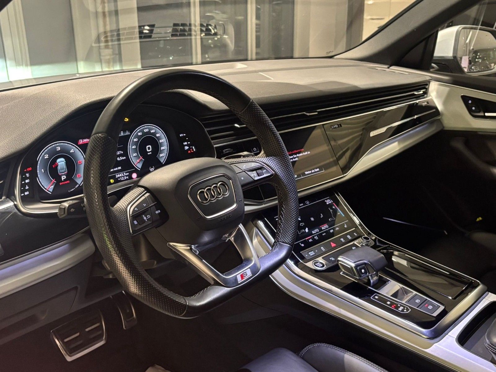 Audi Q8 50 TDI quattro S-LINE*AHK/STANDHEIZ.*