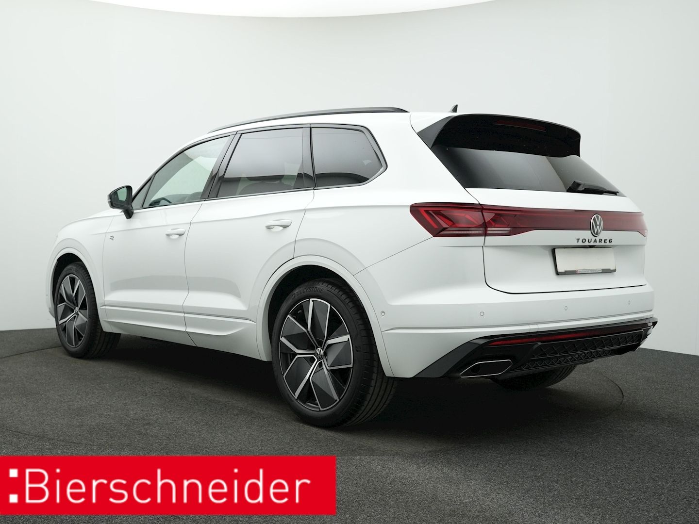 Volkswagen Touareg 3.0 TDI R-Line - Samsaru's Car Outlet