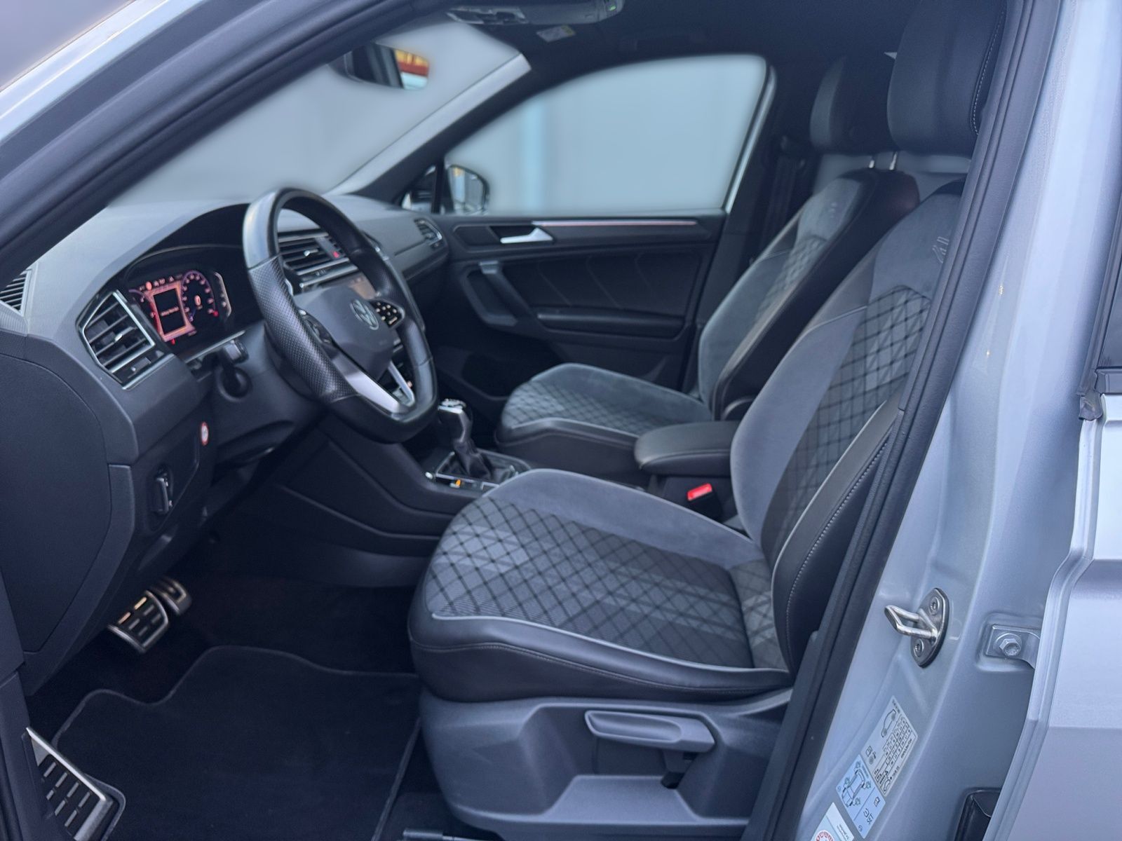 Volkswagen Tiguan R-Line 2.0TDI 4M AHK STANDH MATRIX