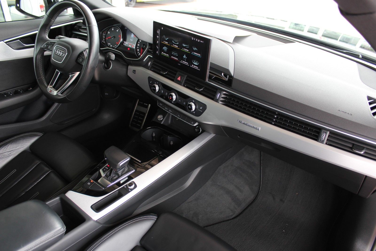 Audi A4 2.0 TDI quattro S line  Navi LED Leder Kamera