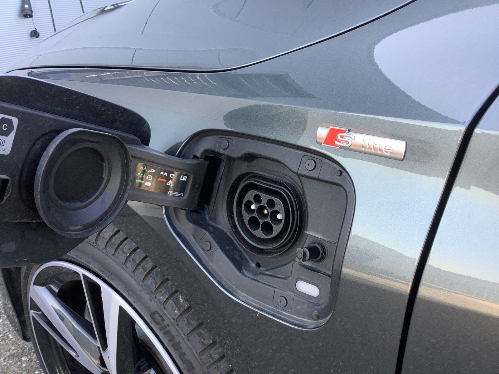 Audi A3 Sportback 40 TFSI e S-Tronic S-Line - Samsaru's Car Outlet