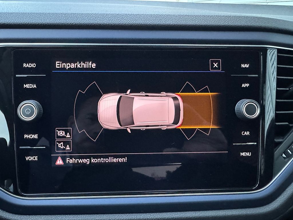 Volkswagen T-Roc 1.5 TSI DSG R-LINE - Samsaru's Car Outlet