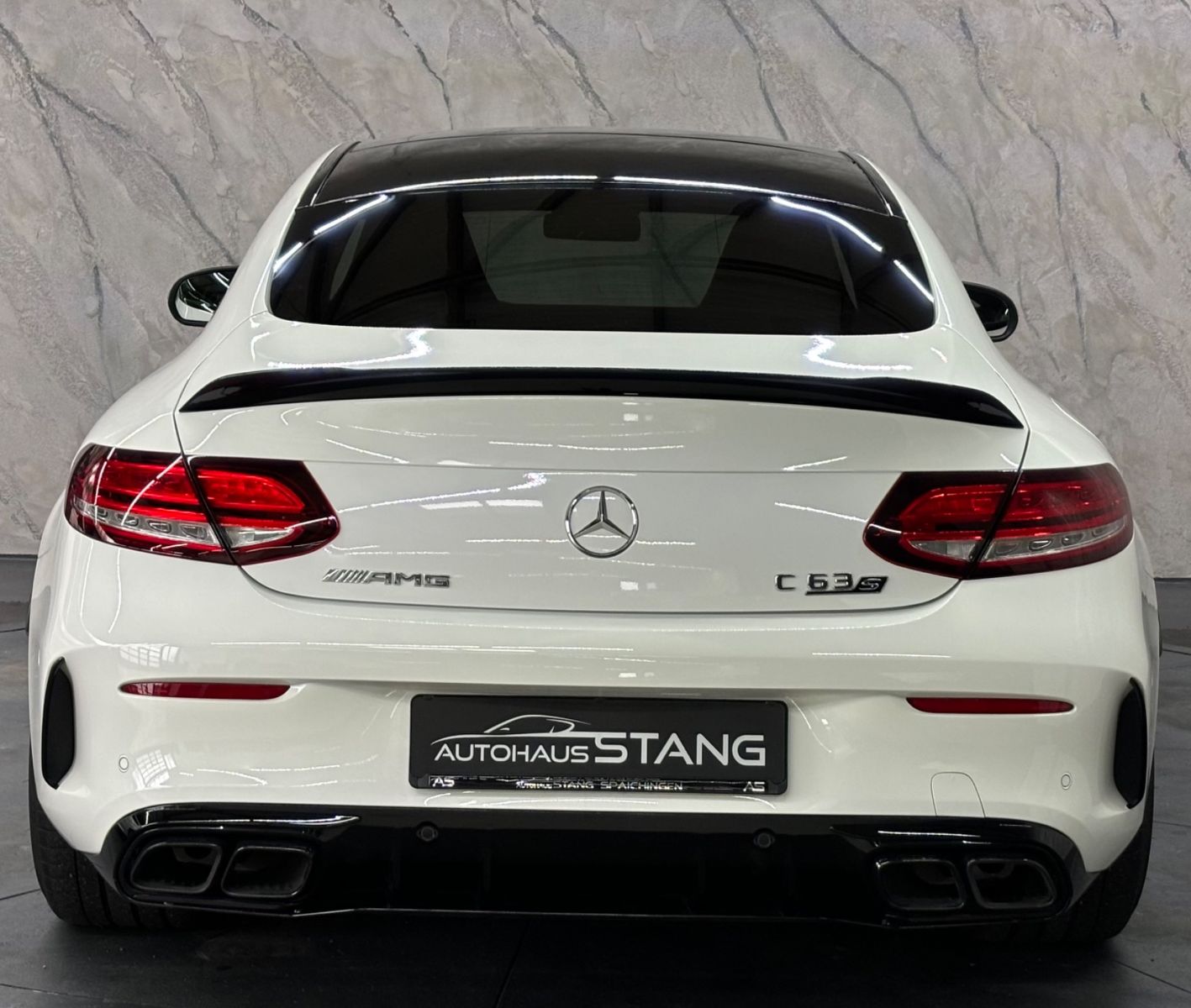 Mercedes-Benz C 63 S AMG - Samsaru's Car Outlet