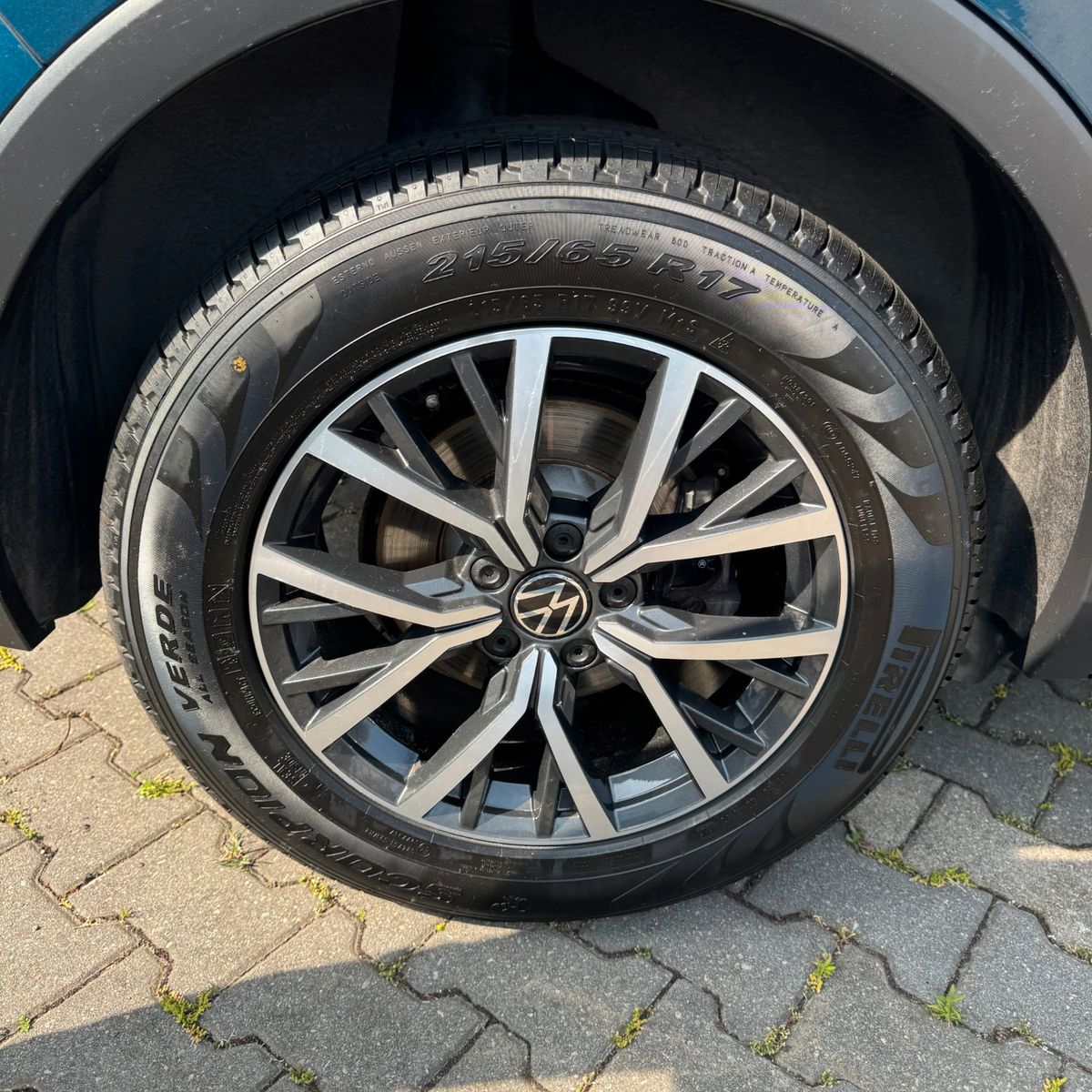 Volkswagen Tiguan Life 2.0 TDI - Samsaru's Car Outlet