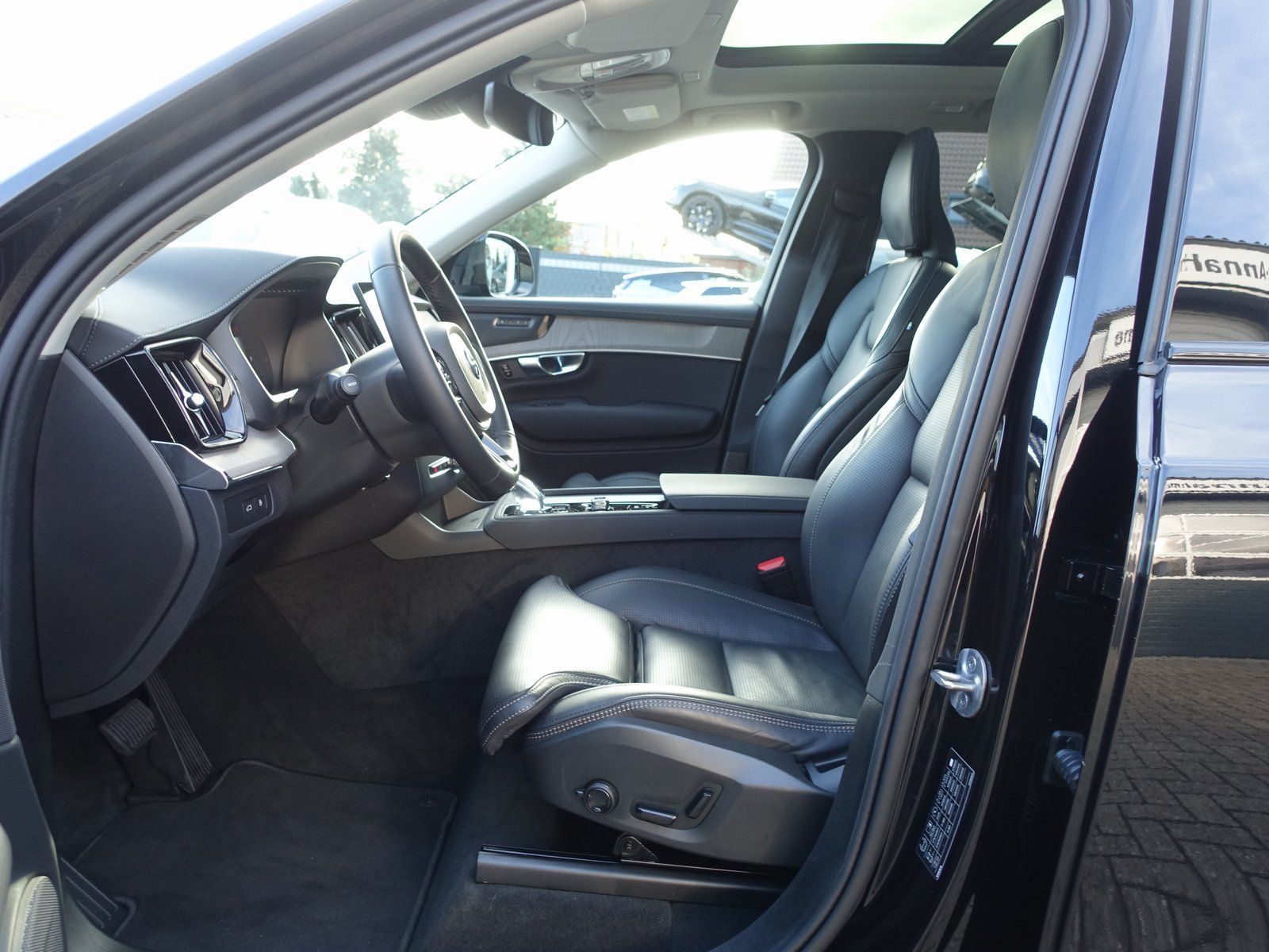 Volvo XC90 Plus Dark T8 AWD Plug-in Hybrid/Pano/FourC/