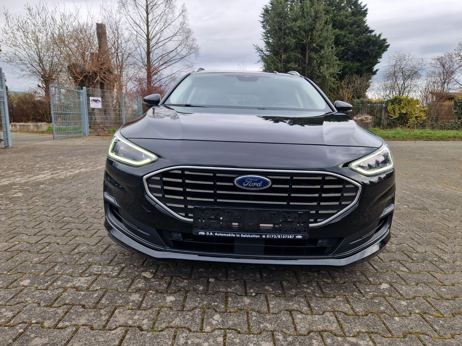 Ford Focus Tun.Titanium 1.Hd Aut. LED AHK NAVI Rf ACC