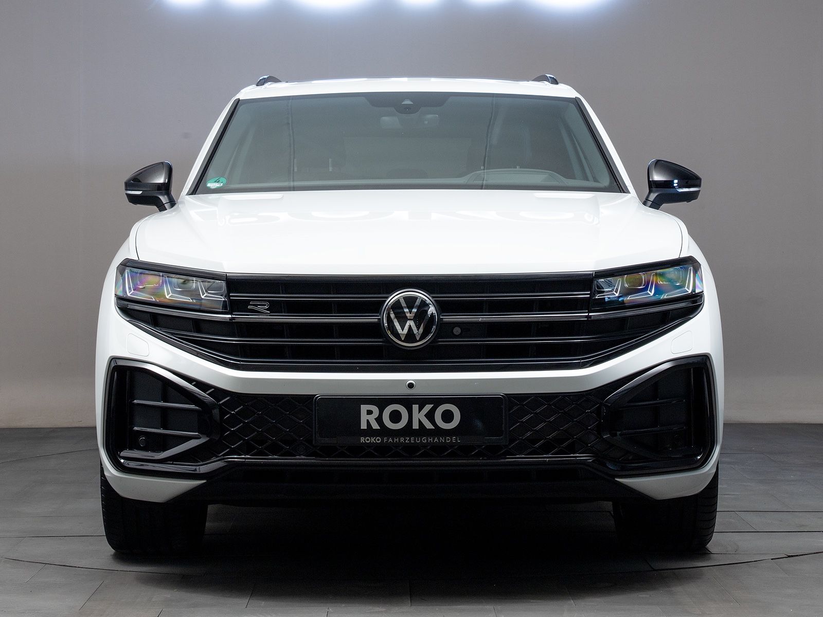 Volkswagen Touareg R-Line - Samsaru's Car Outlet