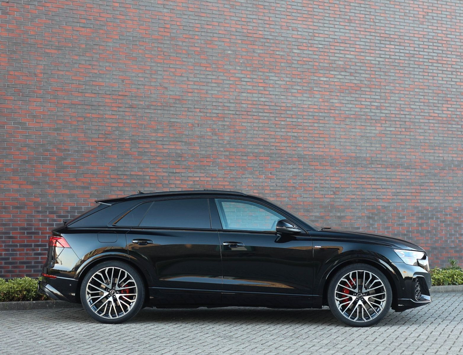 Audi Q8 60 TFSIe Quattro - Samsaru's Car Outlet