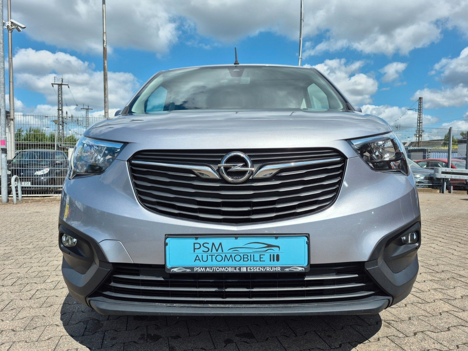 Opel Combo E Cargo Edition - Samsaru's Car Outlet