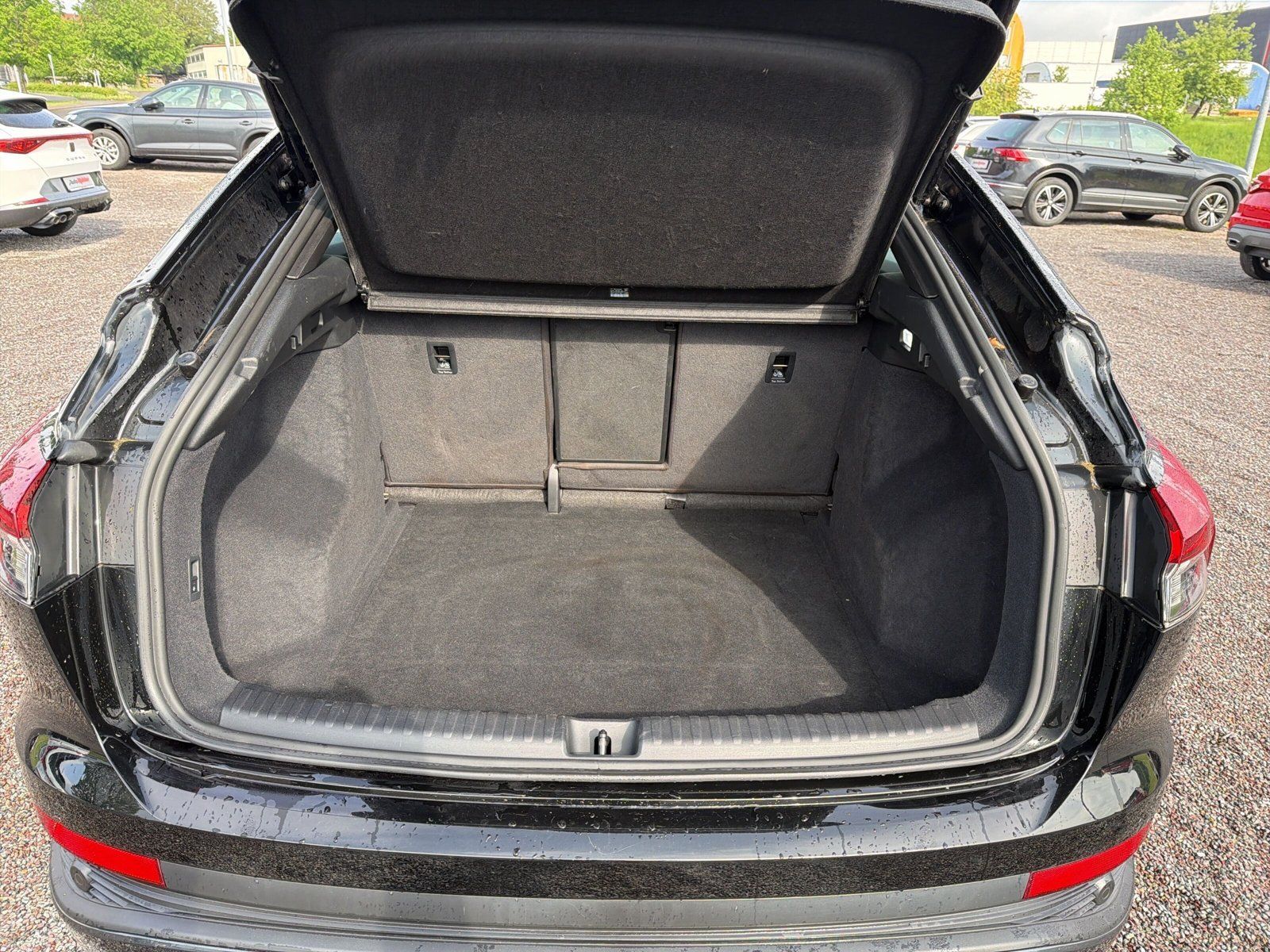Audi Q4 e-tron Sportback quattro S line *PANO*AHK*NAV