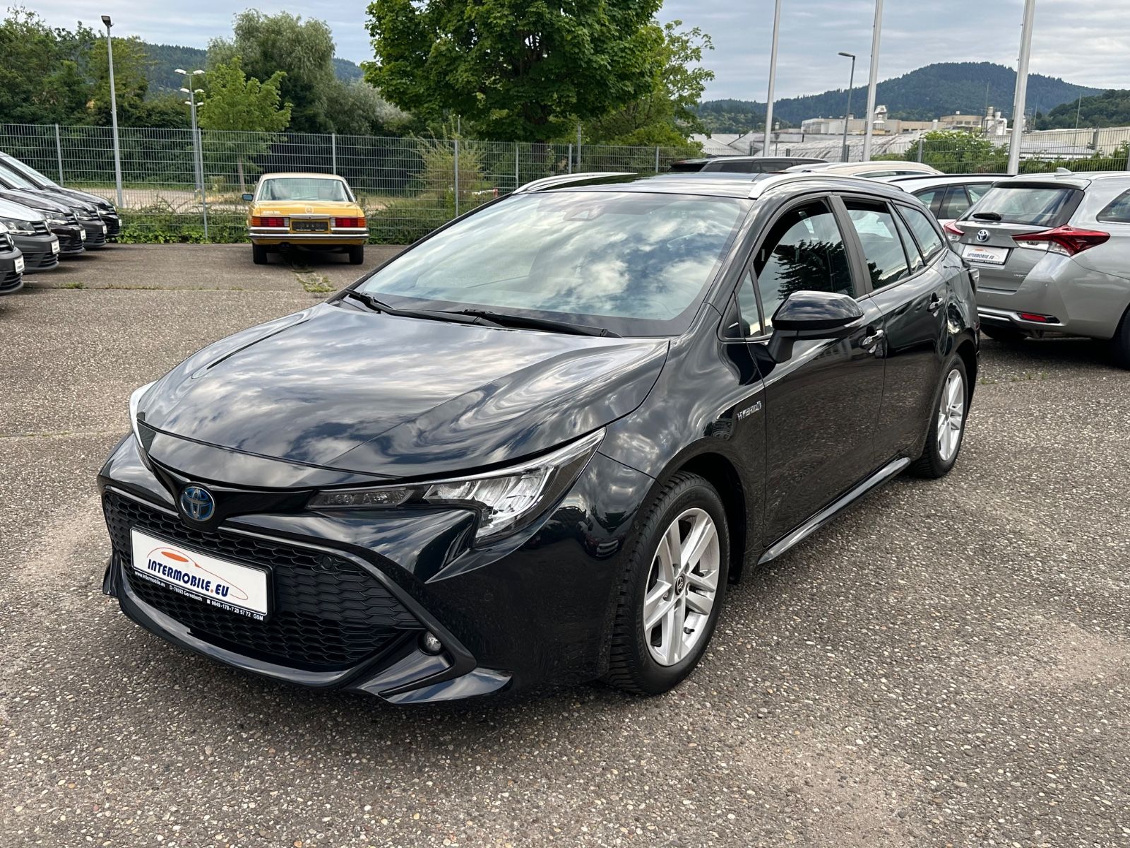 Toyota Corolla Touring Sports Hybrid - Samsaru's Car Outlet