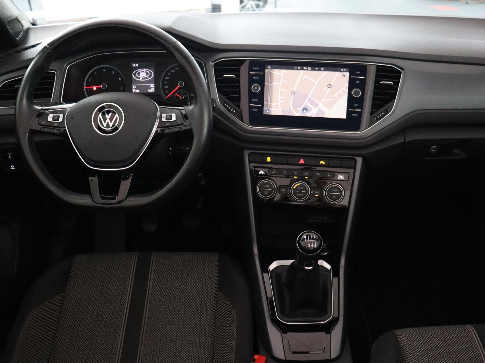 Volkswagen T-Roc Style 1.0TSI - Samsaru's Car Outlet