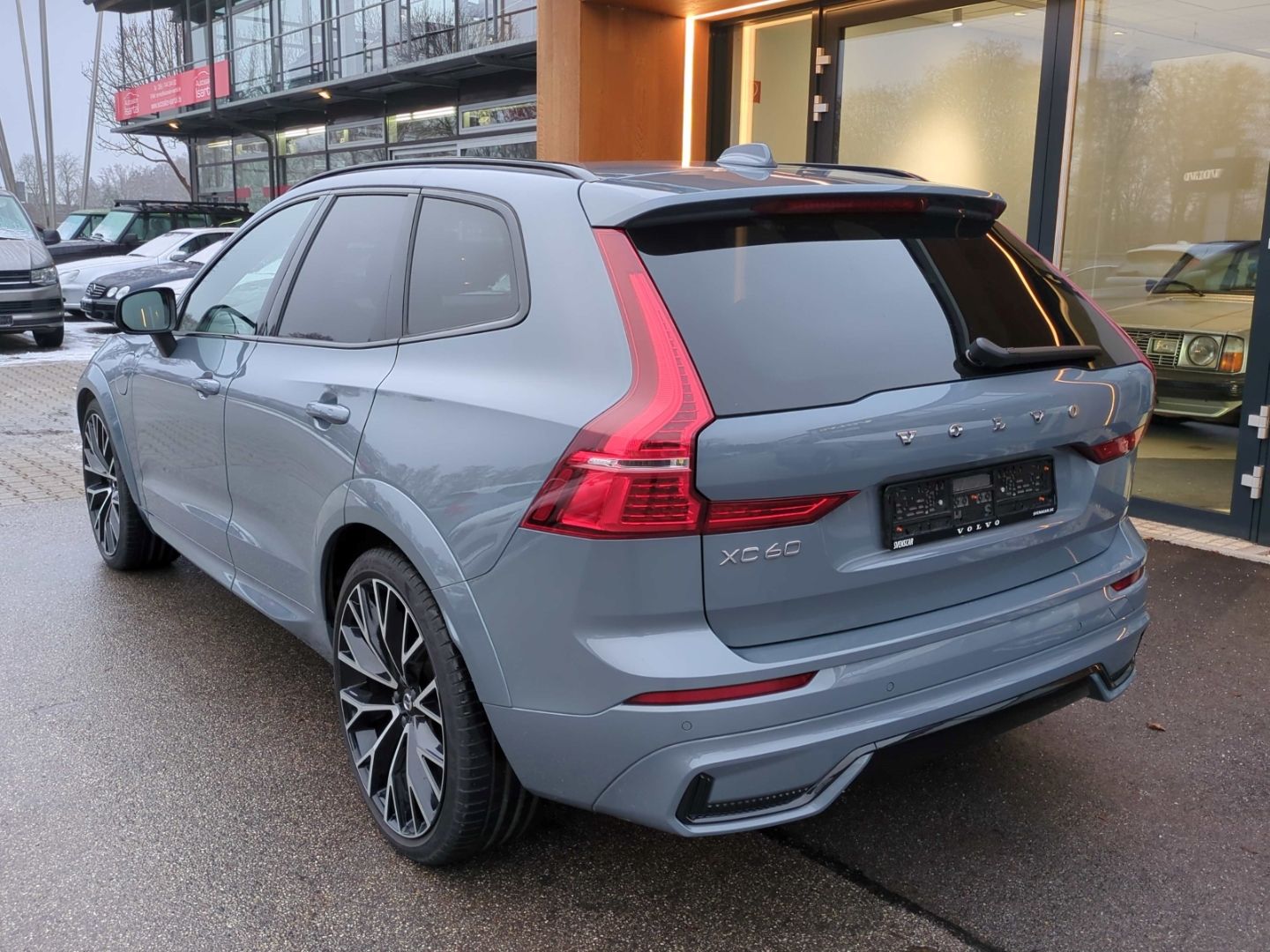 Volvo XC60 R Design Recharge Plug-In Hybrid AWD T8 Twi