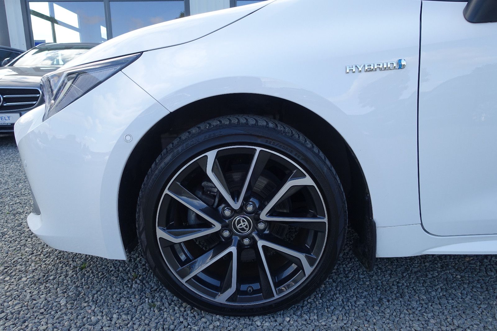 Toyota Corolla 2.0 Hybrid - Samsaru's Car Outlet