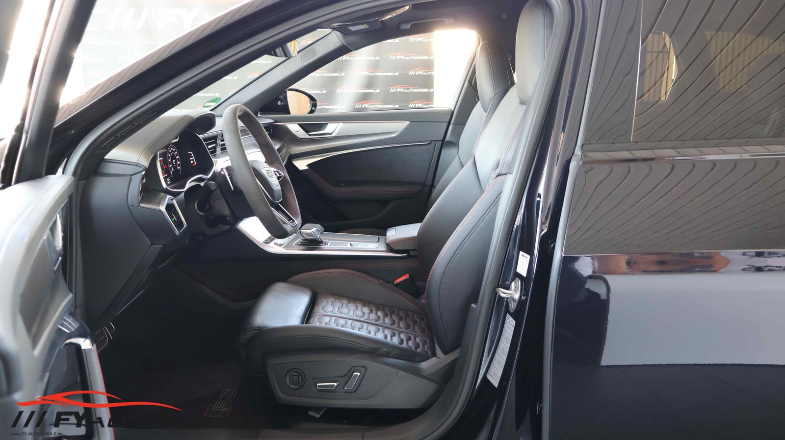 Audi RS6 4.0 TFSI quattro Keramic* Pano* AHK* Carbon