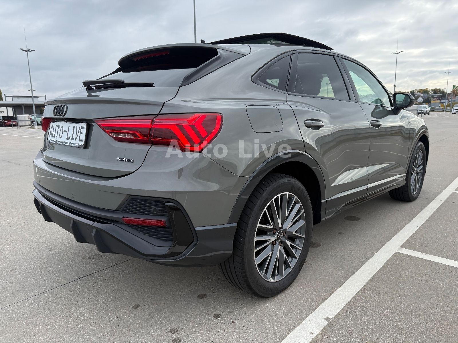 Audi Q3 Sportback 45 TFSI qu*S LINE*PAN*VIR*MATRI*360