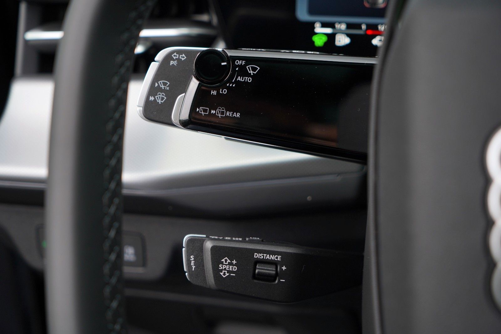Audi Q3 SUV e-hybrid AHK S-LINE PANO TECH PRO MATRIX