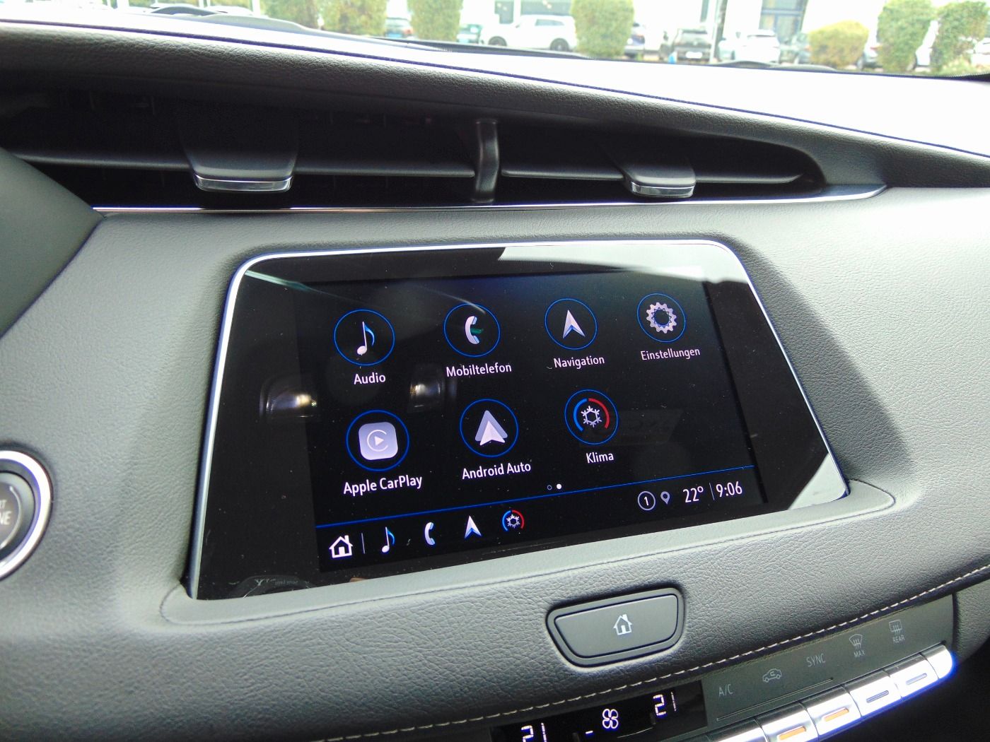 Cadillac XT4 350T Luxury Europamodell AHK schwenkbar Navi