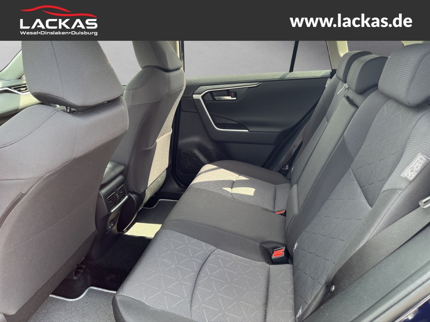 Toyota RAV 4 Hybrid 4x4 - Samsaru's Car Outlet