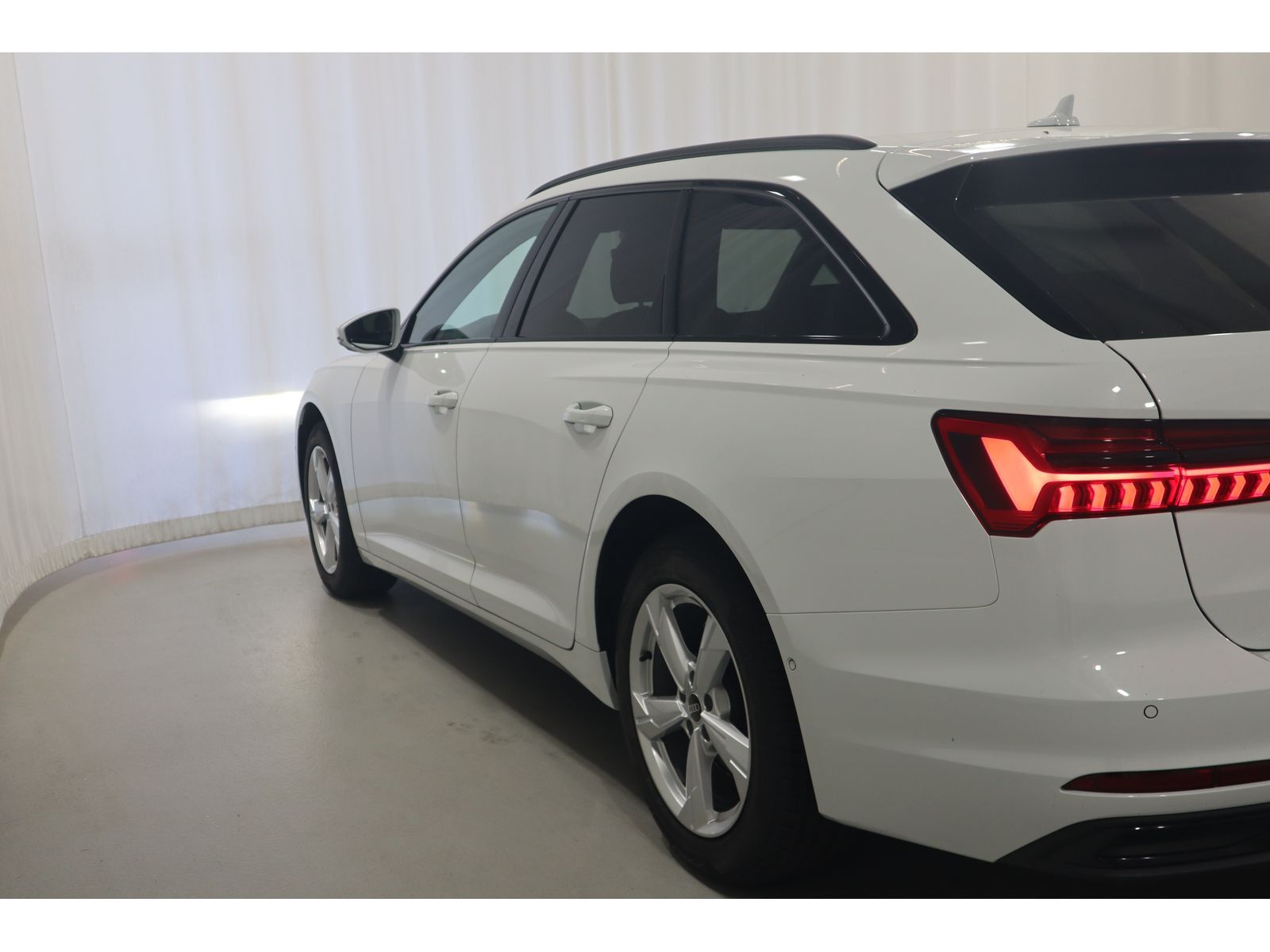 Audi A6 Avant 40 TDI advanced - Samsaru's Car Outlet