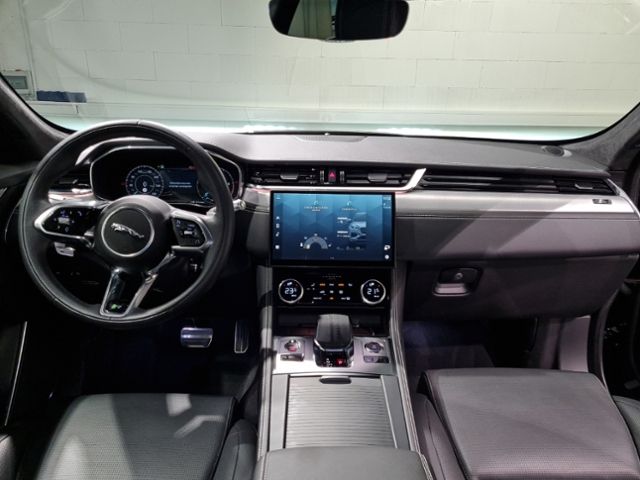 Jaguar F-PACE D300 R-Dynamic HSE