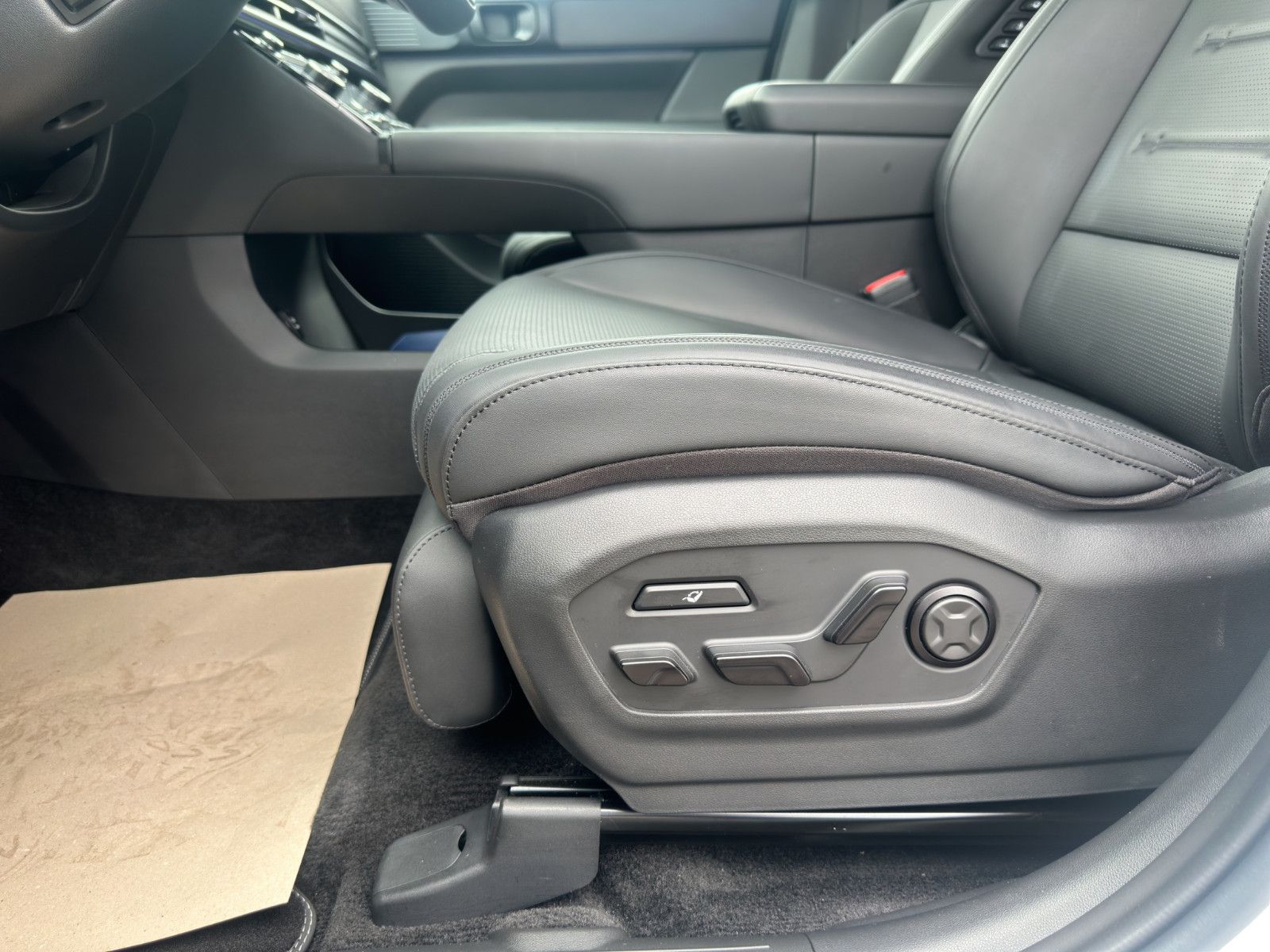 Hyundai SANTA FE 1.6 T-GDI PHEV BLACKLINE - Samsaru's Car Outlet