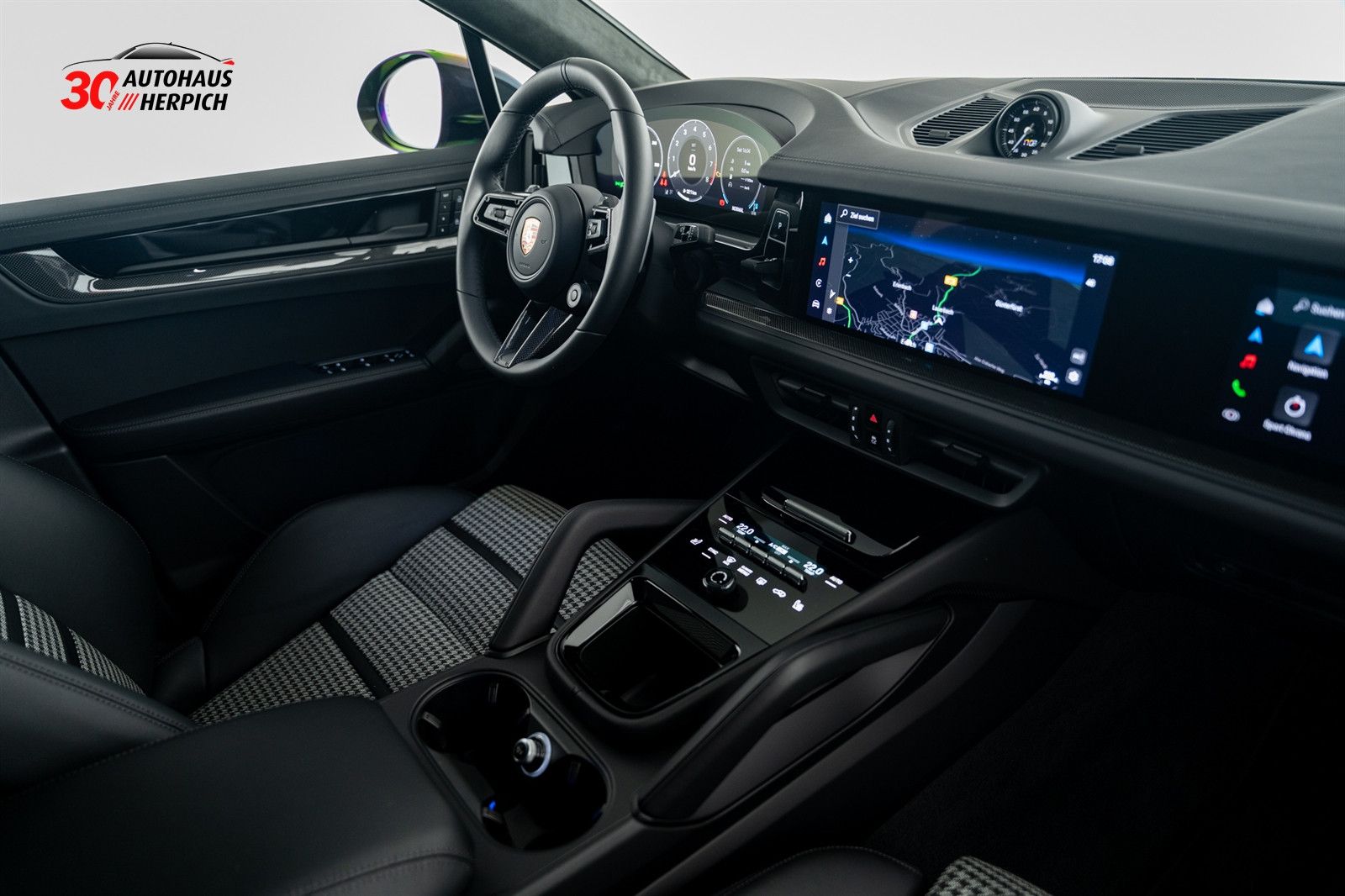 Porsche Cayenne GTS Coupé 22" Sport-Paket PDCC HUD HAL