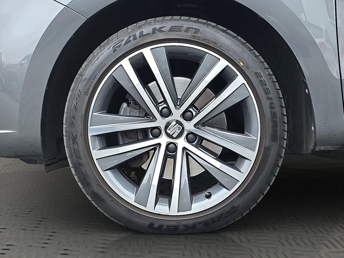 Seat Alhambra FR-Line TSI DSG 7SITZ STNDHZ PANO A-LED