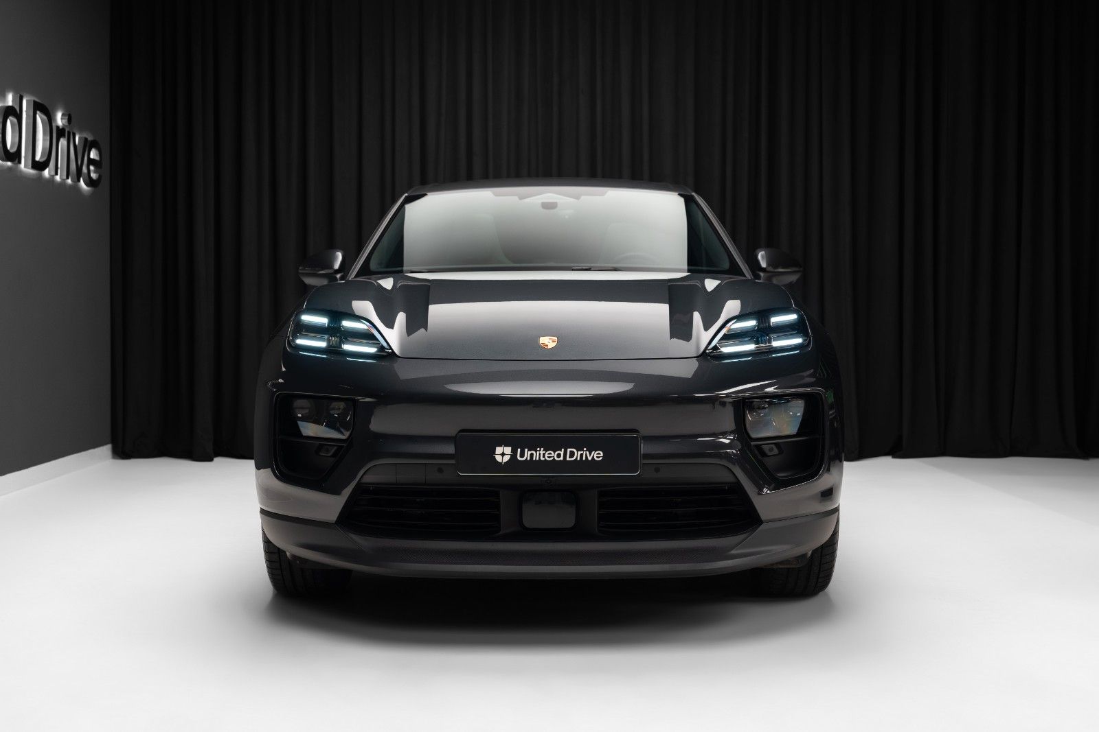 Porsche Macan Electric 4