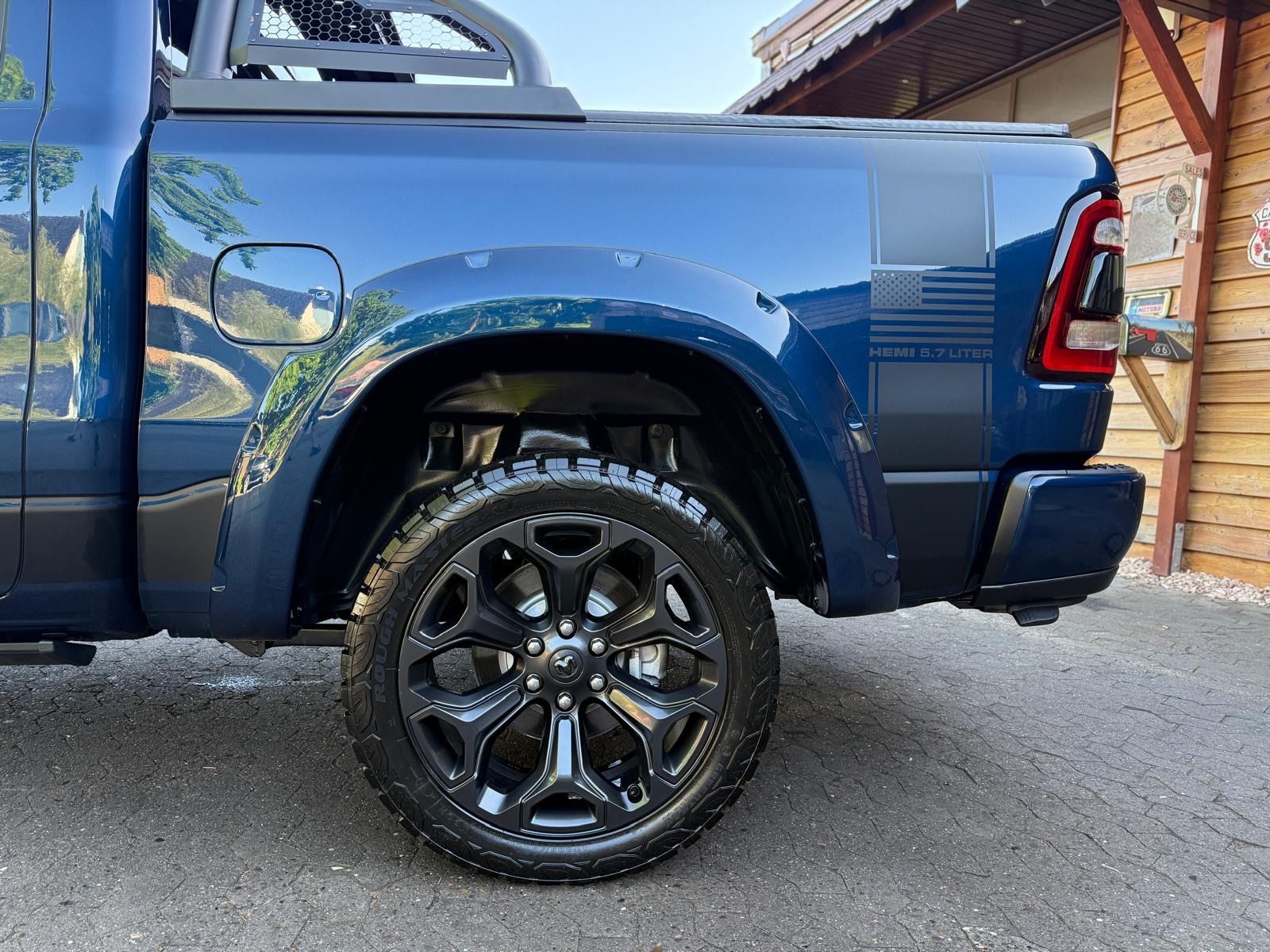Dodge V8*4X4*PANO*12"RADIO*El.-TRITT*AHK*NAVI*GARANTIE
