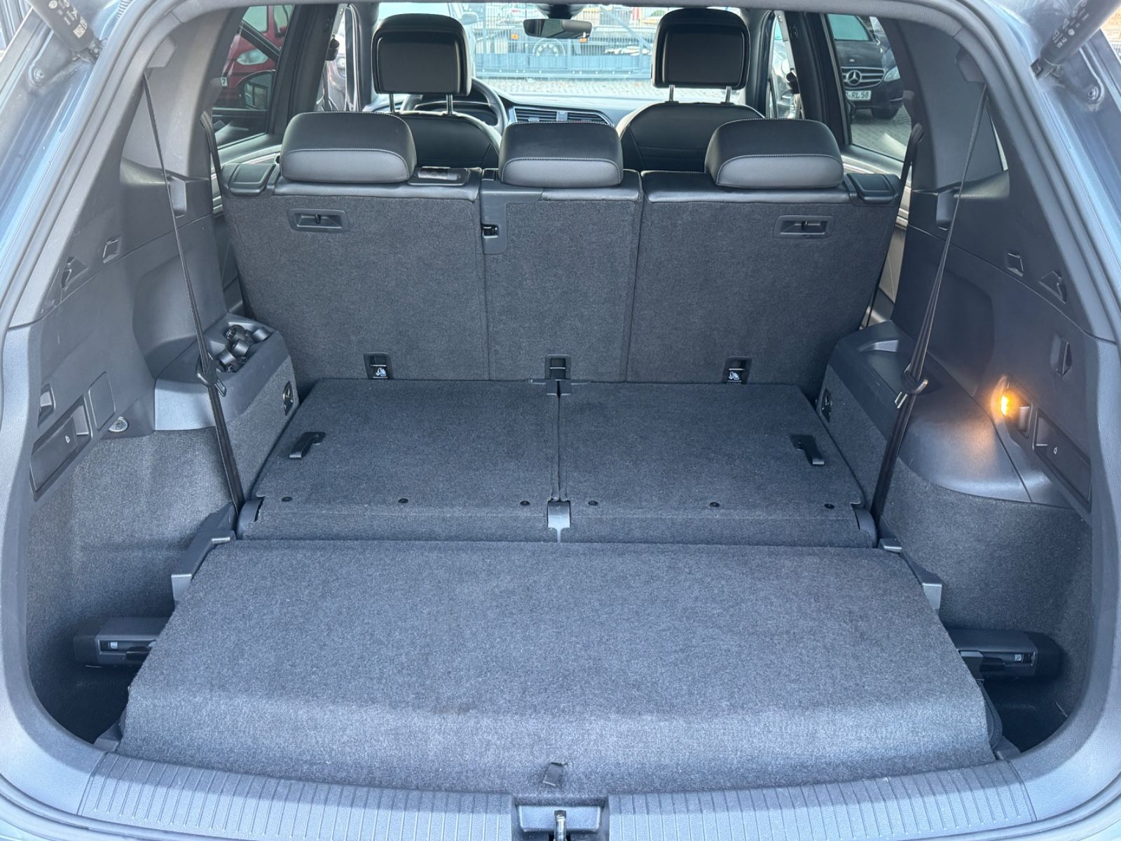 Volkswagen Tiguan Allspace R-Line 4M °B&S°AHK°R-Kamera°