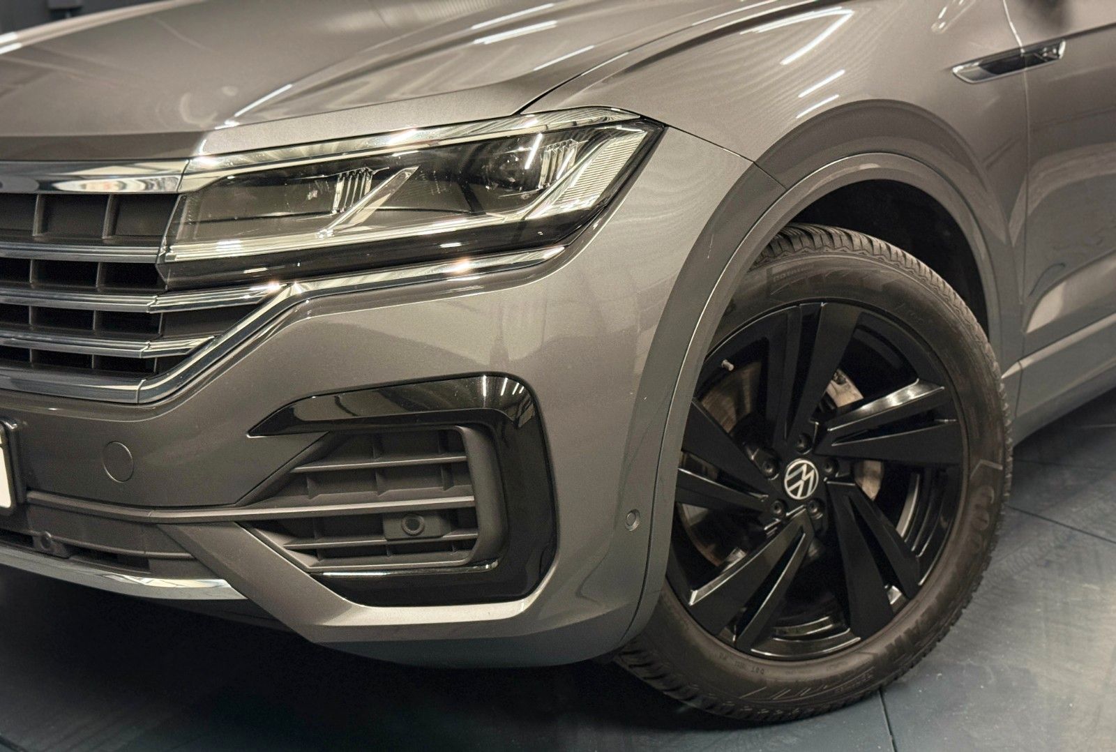 Volkswagen Touareg R-Line 4Mot.*20Zoll*PANORAMA*LUFT*HIFI*