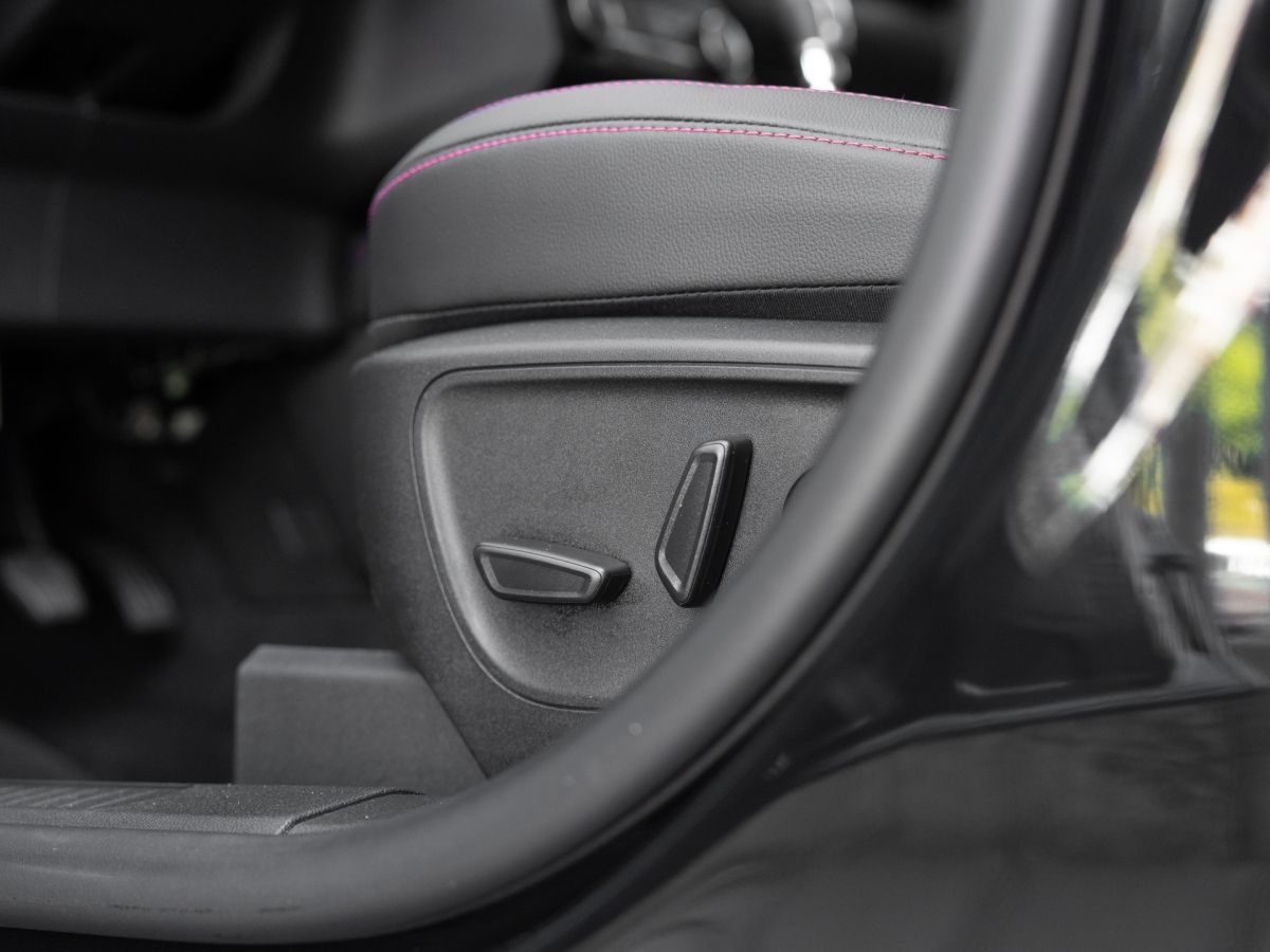 Ford Kuga ST-Line X - Samsaru's Car Outlet